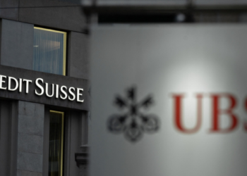 Cuộc di cư của dòng tiền có khiến UBS tung phao cứu sinh “vớt” Credit Suisse?