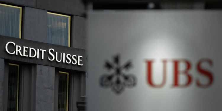 Cuộc di cư của dòng tiền có khiến UBS tung phao cứu sinh “vớt” Credit Suisse?