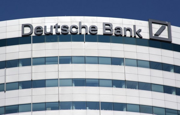 Deutsche Bank có bị vạ lây?