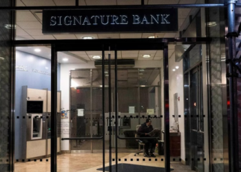 Signature Bank tiếp nối sự sụp đổ của Silicon Valley Bank