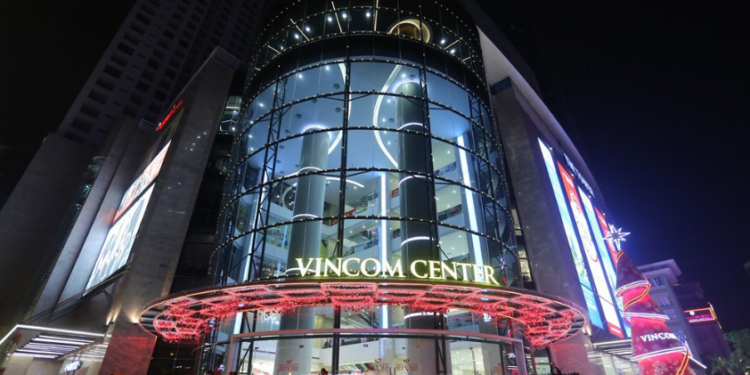 Hé lộ mức thu nhập của dàn lãnh đạo Vincom Retail, cao nhất gần 1 tỷ/tháng