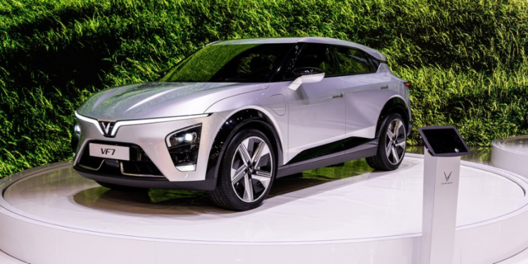 Tại Mỹ, VinFast VF 6 và VF 7 giá bán thế nào?