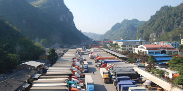 Xuất khẩu tiểu ngạch sang Trung Quốc bị siết từ 2025