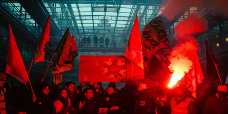 Trụ sở chính của quỹ đầu tư quyền lực BlackRock 10.000 tỷ USD bị tấn công