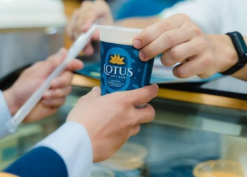 Bán trà sữa trên máy bay, thu hơn 2 tỷ đồng/tháng