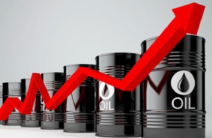 Giá xăng dầu ngày mai có thể tiếp đà tăng lên tới 900 đồng/lít
