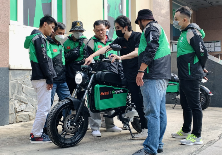Gojek - Dat Bike: Đưa xe máy điện vào vận chuyển hành khách