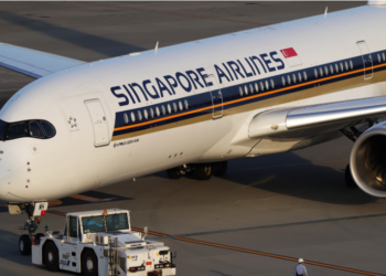 Singapore Airlines thưởng nhân viên 8 tháng lương