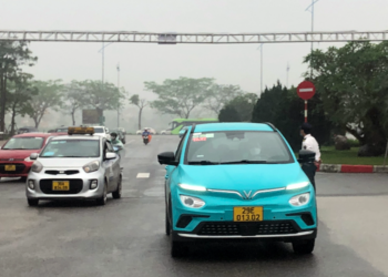 Đặt taxi điện Xanh SM trên beVinFast