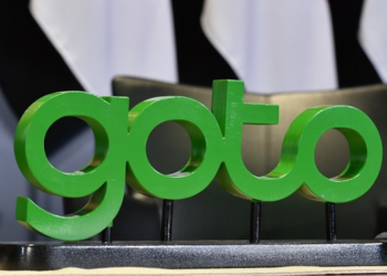 CEO công ty mẹ Gojek bất ngờ từ chức