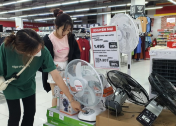 Cửa hàng bán máy phát, quạt tích điện trục lợi bất chính sẽ bị công khai tên