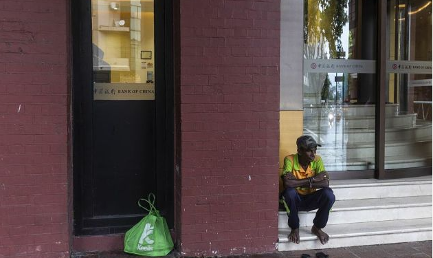 Lý do tất cả ngân hàng của Sri Lanka tạm đóng cửa 5 ngày