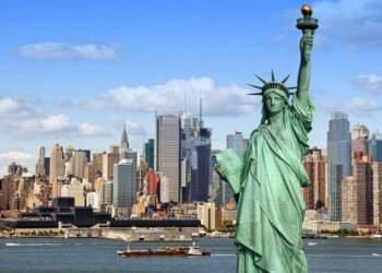 Mỹ thoát nguy cơ vỡ nợ nhờ dự luật đình chỉ trần nợ công