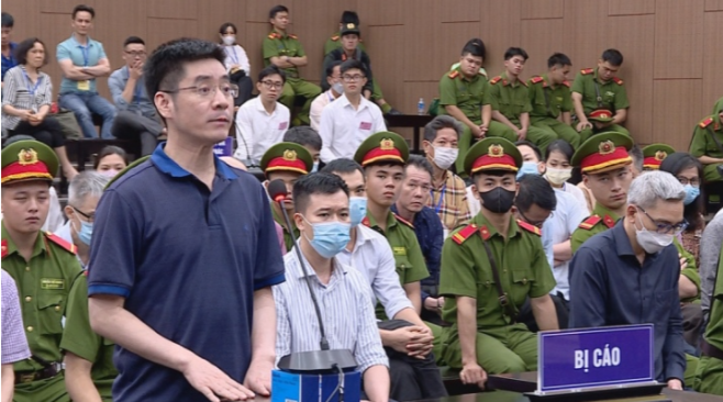 Nóng: Công bố video Hoàng Văn Hưng nhận chiếc cặp nghi chứa 450.000 USD vụ chuyến bay giải cứu