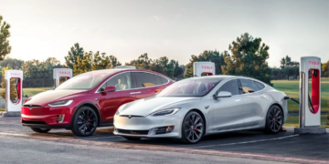 Căng thẳng leo thang, Tesla tạm dừng nhận đơn hàng Model S và X tại Trung Quốc
