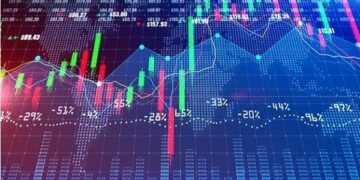 Cổ phiếu nhóm bán lẻ bất ngờ "nổi sóng"