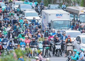 Cuộc đua “khai tử” xe xăng khỏi đô thị: Trung Quốc và Anh tăng tốc xanh hóa giao thông