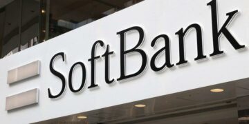 SoftBank chi 2 tỷ USD để trở thành cổ đông lớn của Intel