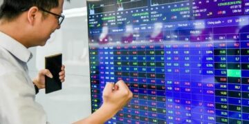 VN-Index bứt phá lập đỉnh mới – Sóng tiền mạnh cuộn trào