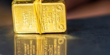 Giá vàng thế giới lập kỷ lục mới, vượt 3.785 USD/ounce