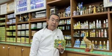 Từ người bán hàng rong đến chủ hãng dầu hít nổi tiếng Thái Lan