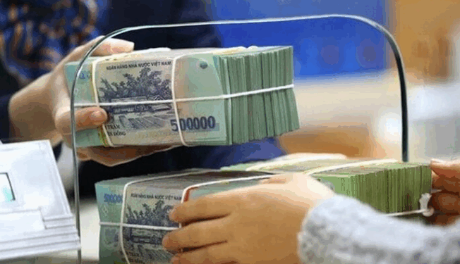 Người dân gửi tiết kiệm kỷ lục: Hơn 7,8 triệu tỷ đồng tại ngân hàng