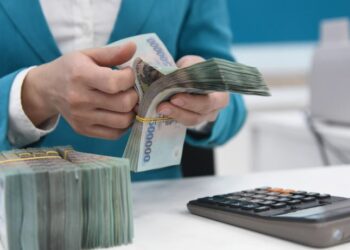 Hơn chục ngân hàng tăng lãi suất tiết kiệm: Kỳ hạn 12-13 tháng vượt 6%/năm