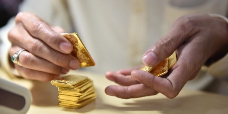 Ngân hàng Nhà nước đề xuất nâng trần nắm giữ vàng: Cơ hội cho 8 nhà băng lớn